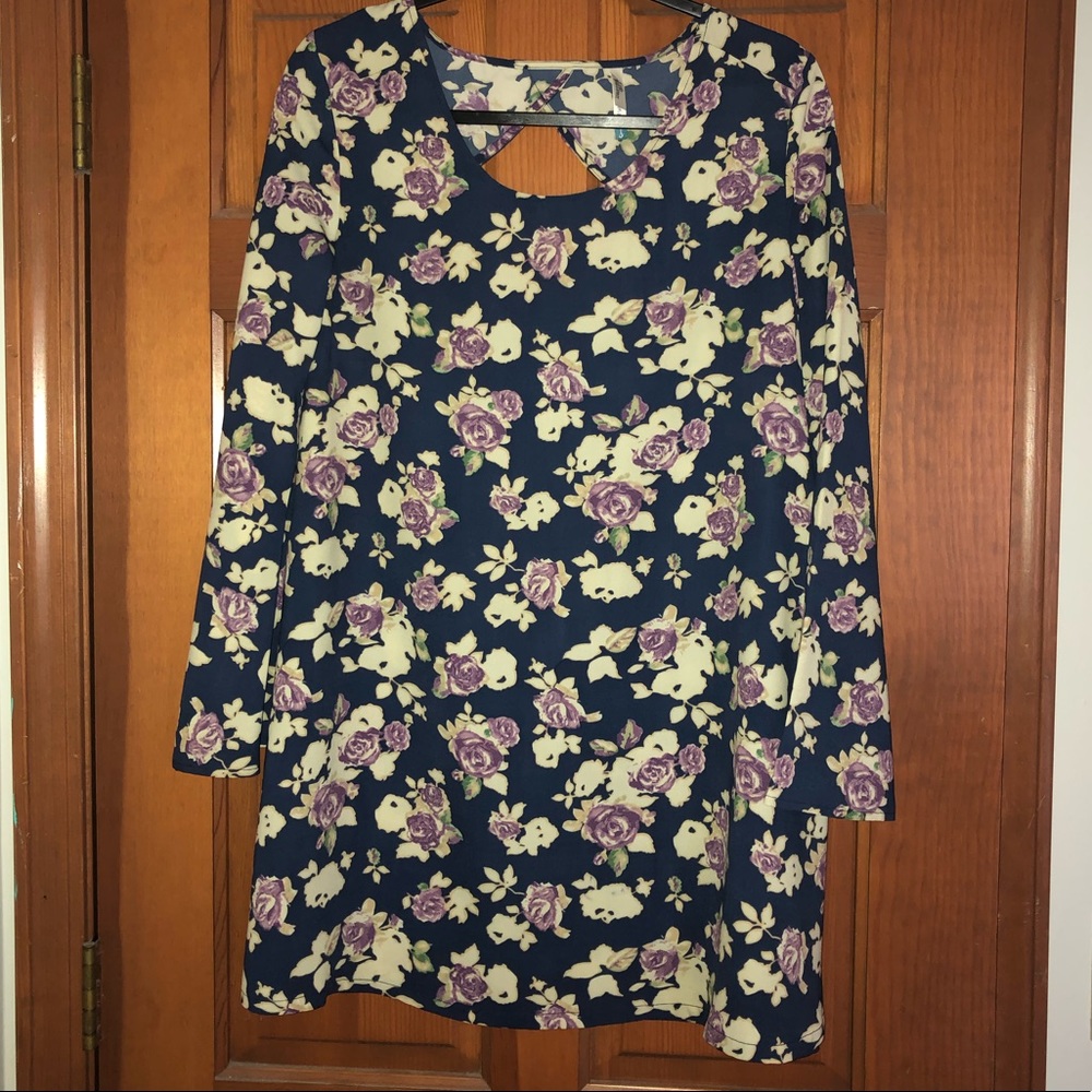 Beautiful Wallflower dress with keyhole back